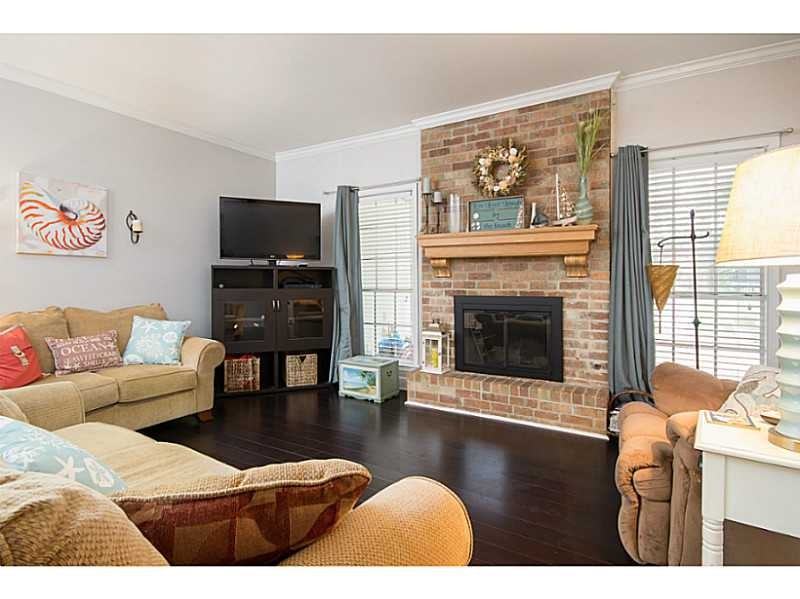 727 Hazelwood Dr - Photo 3 of 14