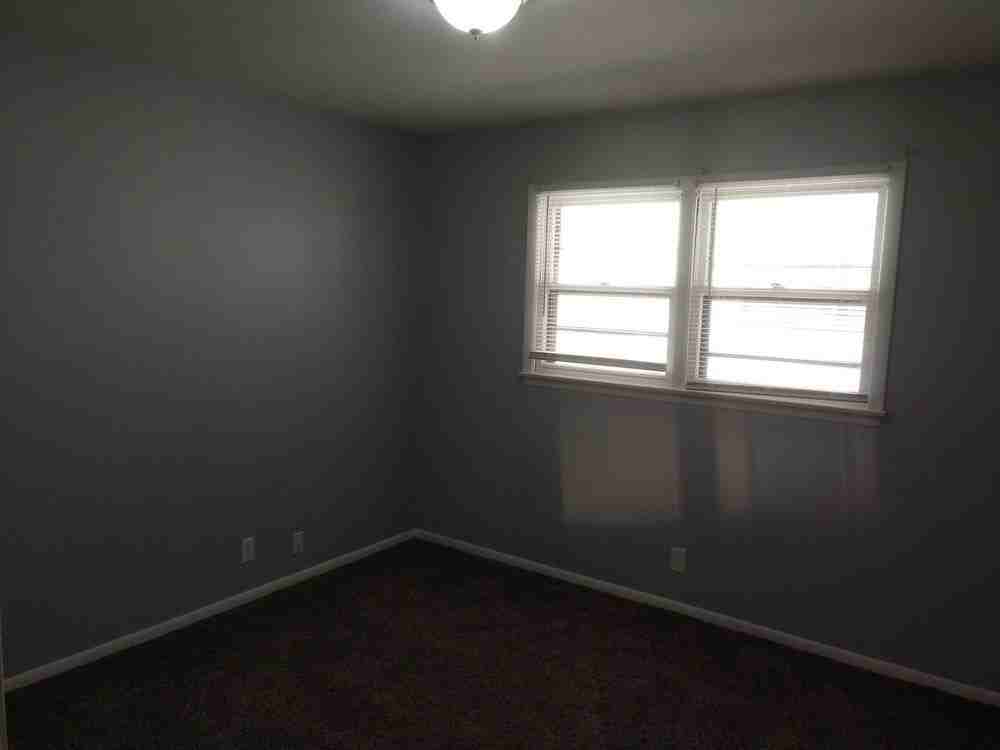 10611 W Wabash Ave - Photo 2 of 11