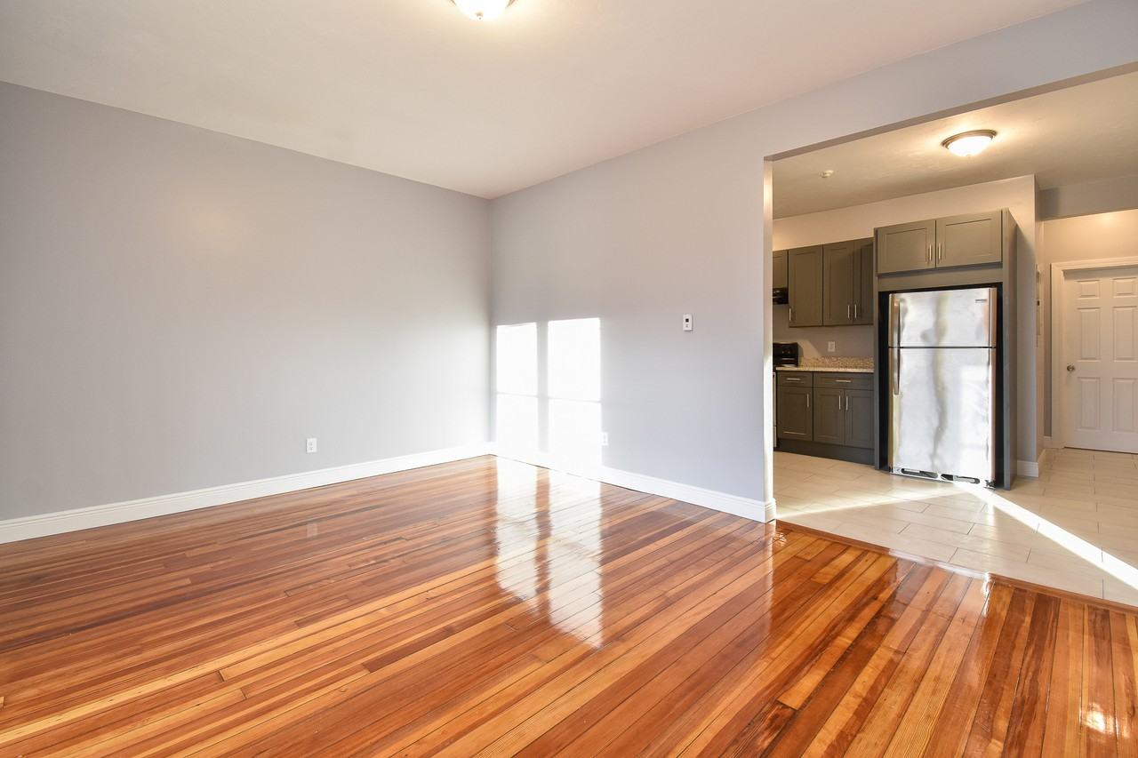525 Charles St #2 - Photo 3 of 15