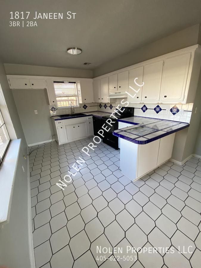 1817 Janeen St #1 - Photo 6 of 19