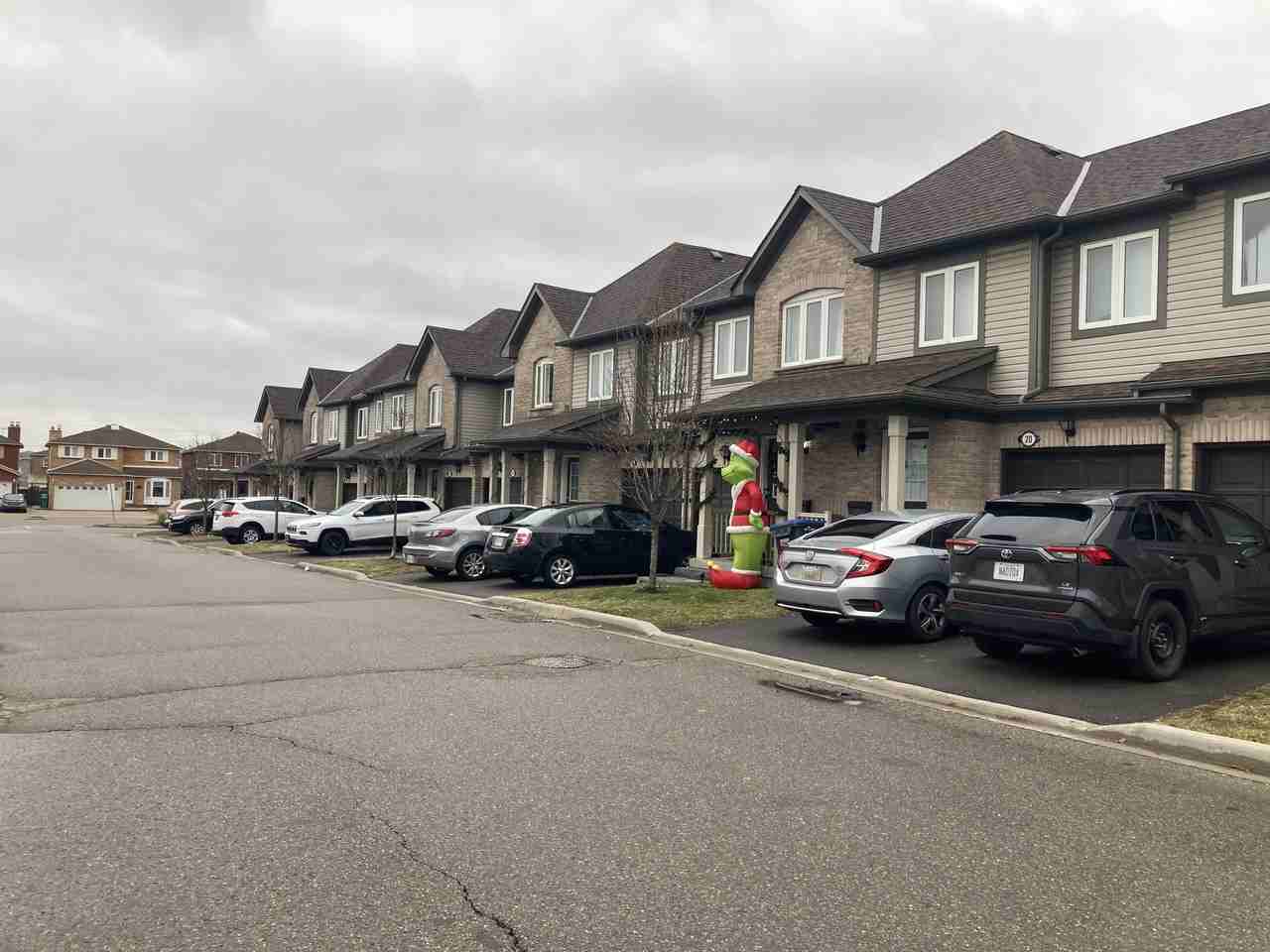 Daniels Gateway, Huntington - Photo 3 of 6