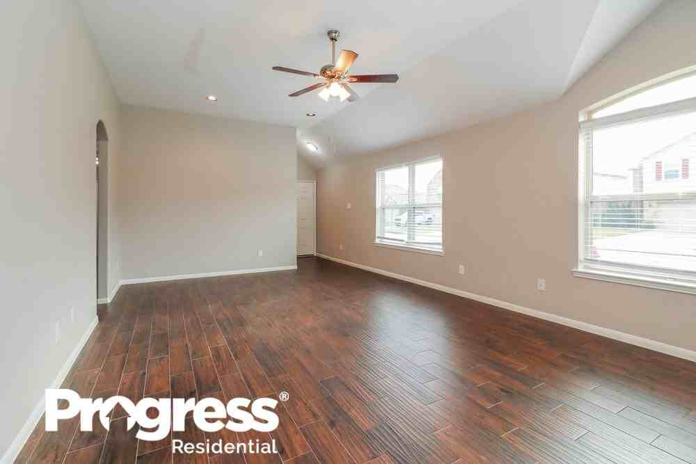 5230 Misty Ln - Photo 3 of 21