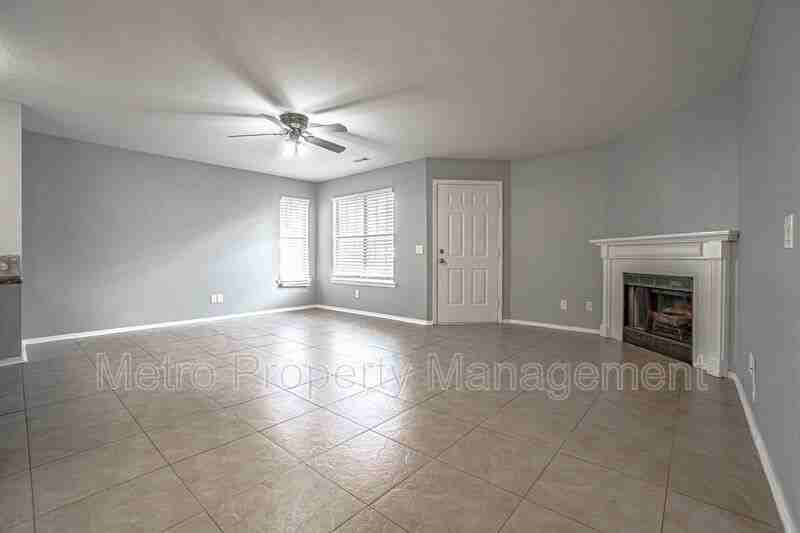 818 E Rachel Ln - Photo 3 of 17