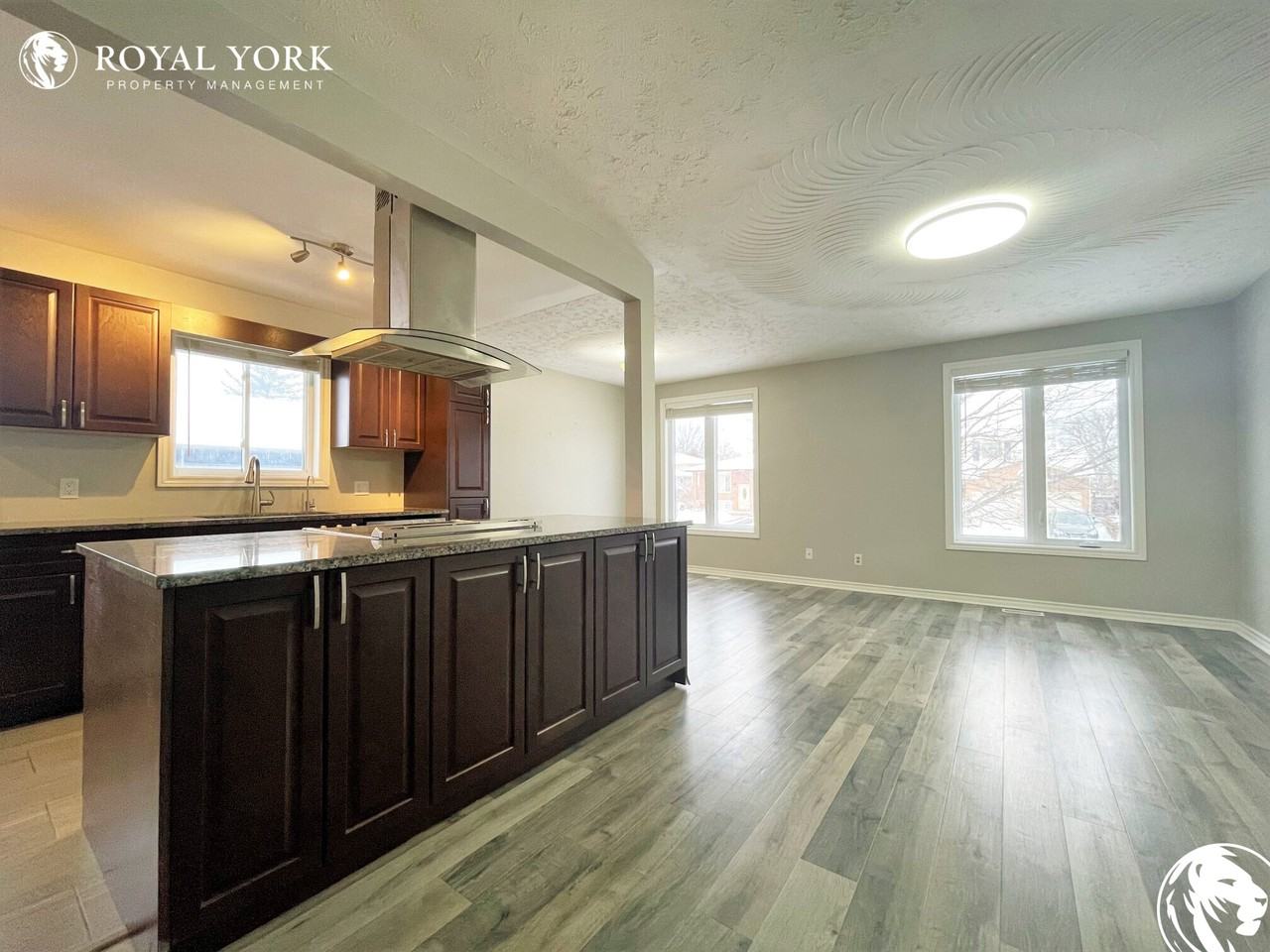 39 Southview Cres #1 - Photo 2 of 27