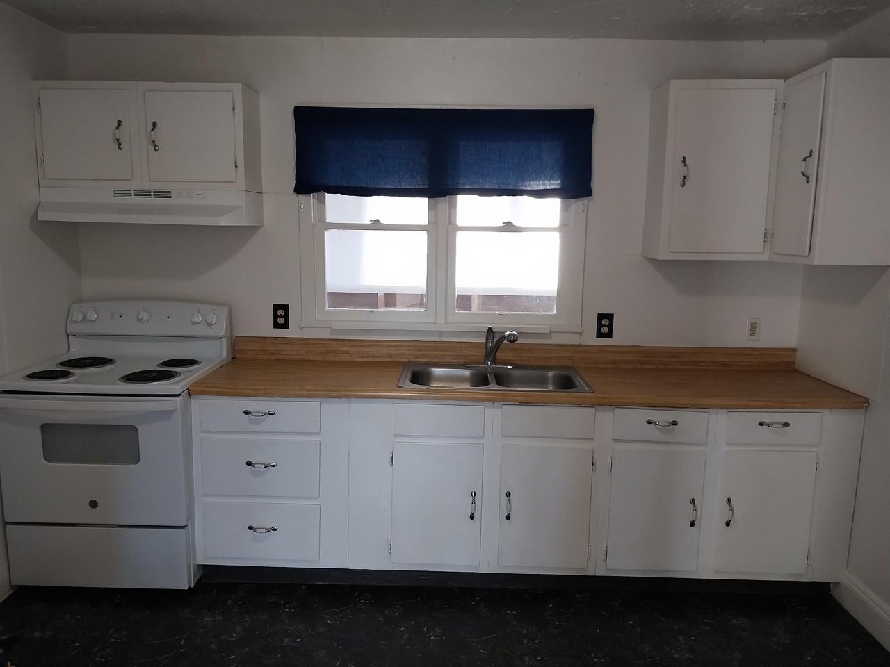 5133 Baskerville St #1 - Photo 6 of 17