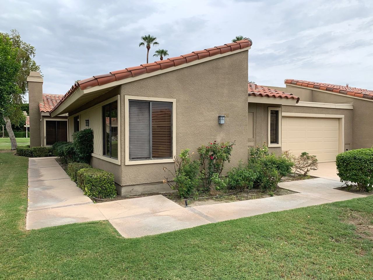 26 Tennis Club Dr #1 - Photo 3 of 28
