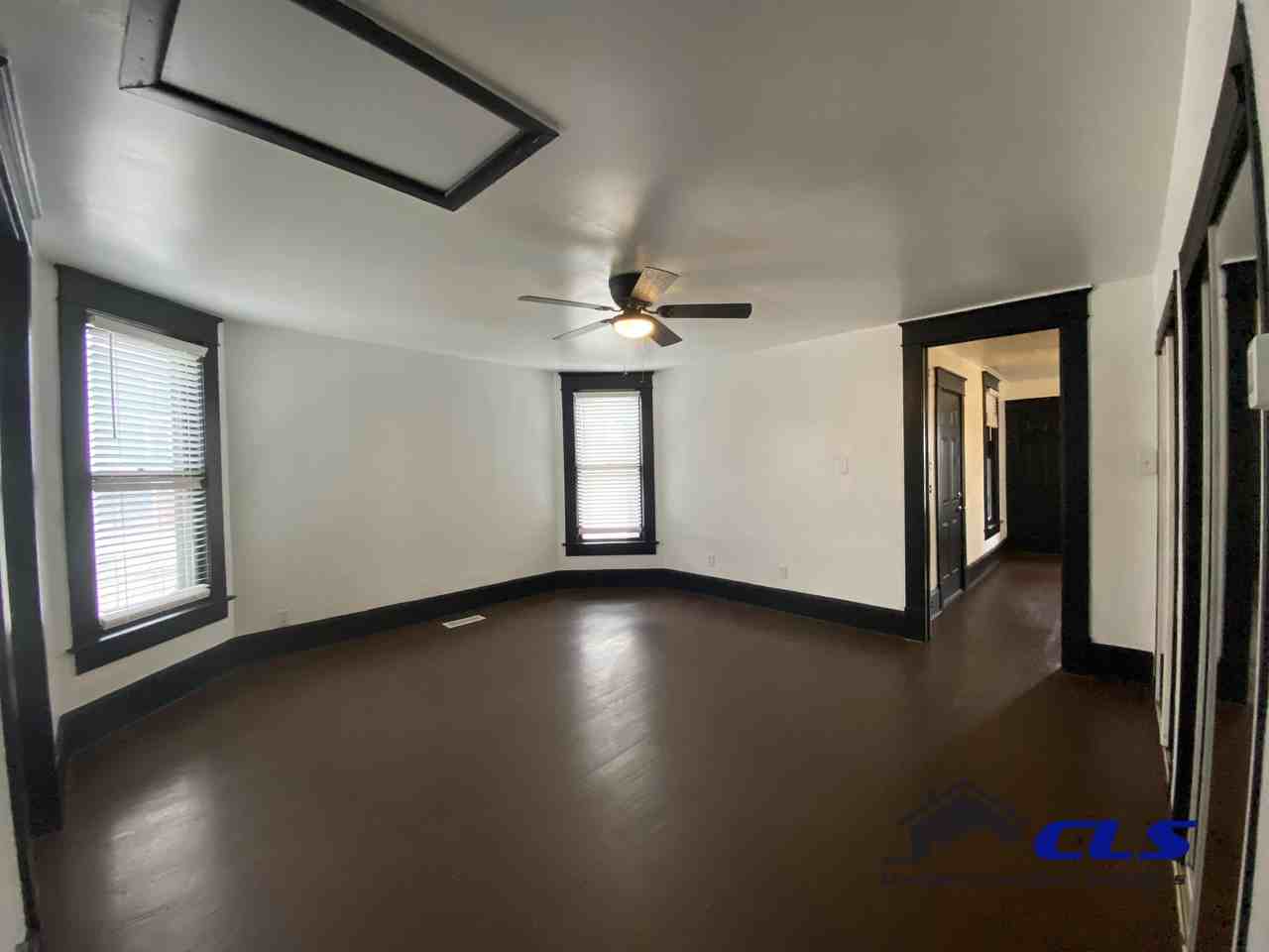 2400 N 10th St #3 - Photo 4 of 12