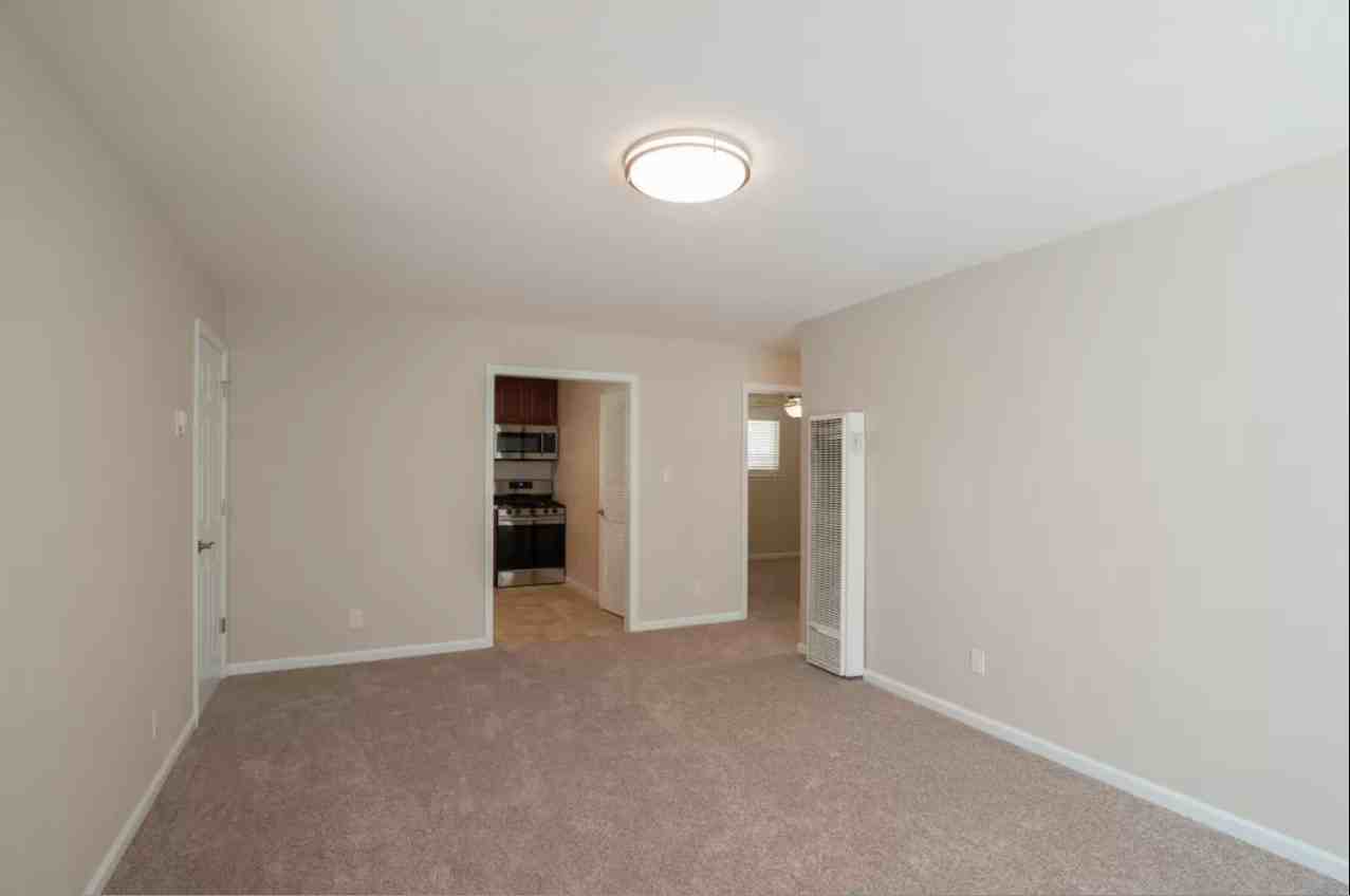 912 Blue St New - 12 #12 - Photo 4 of 4