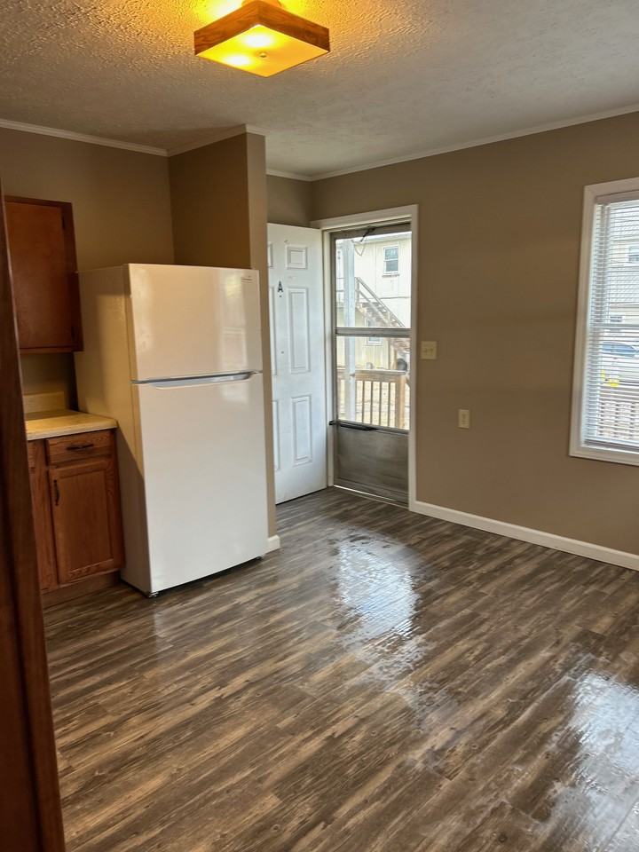 1610 Columbus St Sw #A - Photo 3 of 16