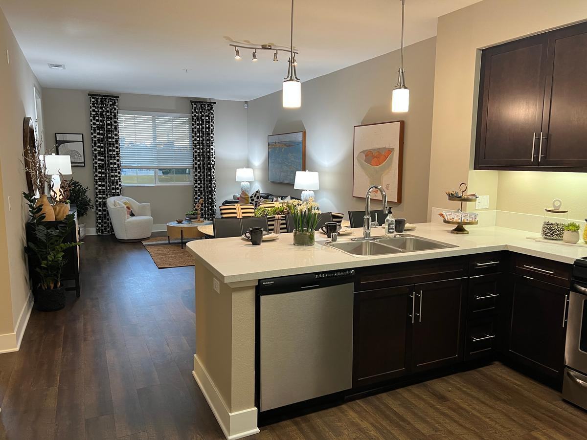 20600 Ventura Blvd - Photo 5 of 24