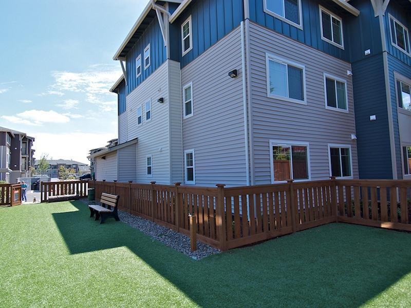 545 Sw 201st Ave - Photo 2 of 21