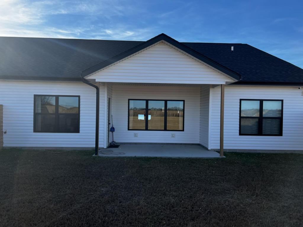 2709 S Market St - Photo 2 of 17