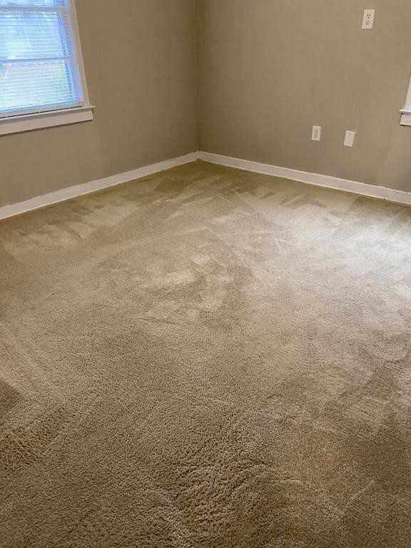 618 Robinson Dr - Photo 4 of 16