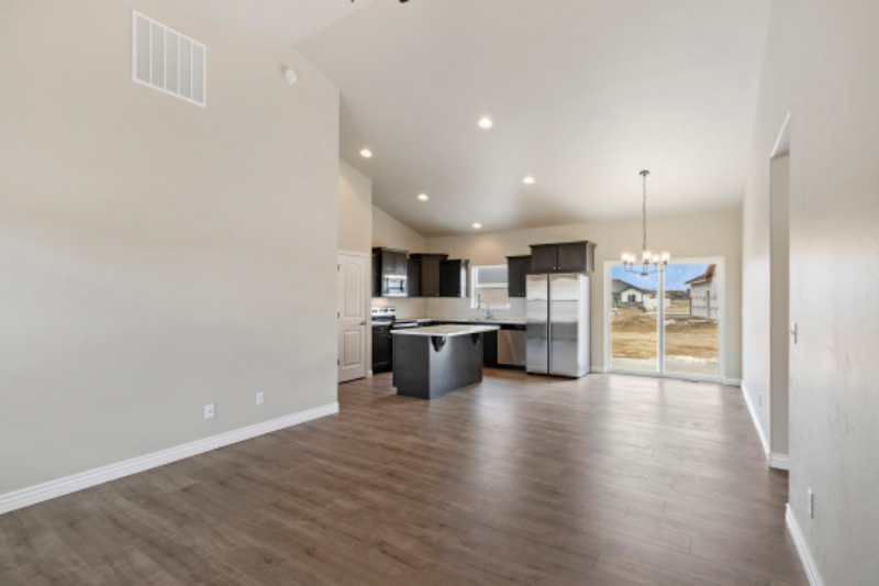 1407 Blue Grouse Way - Photo 2 of 13