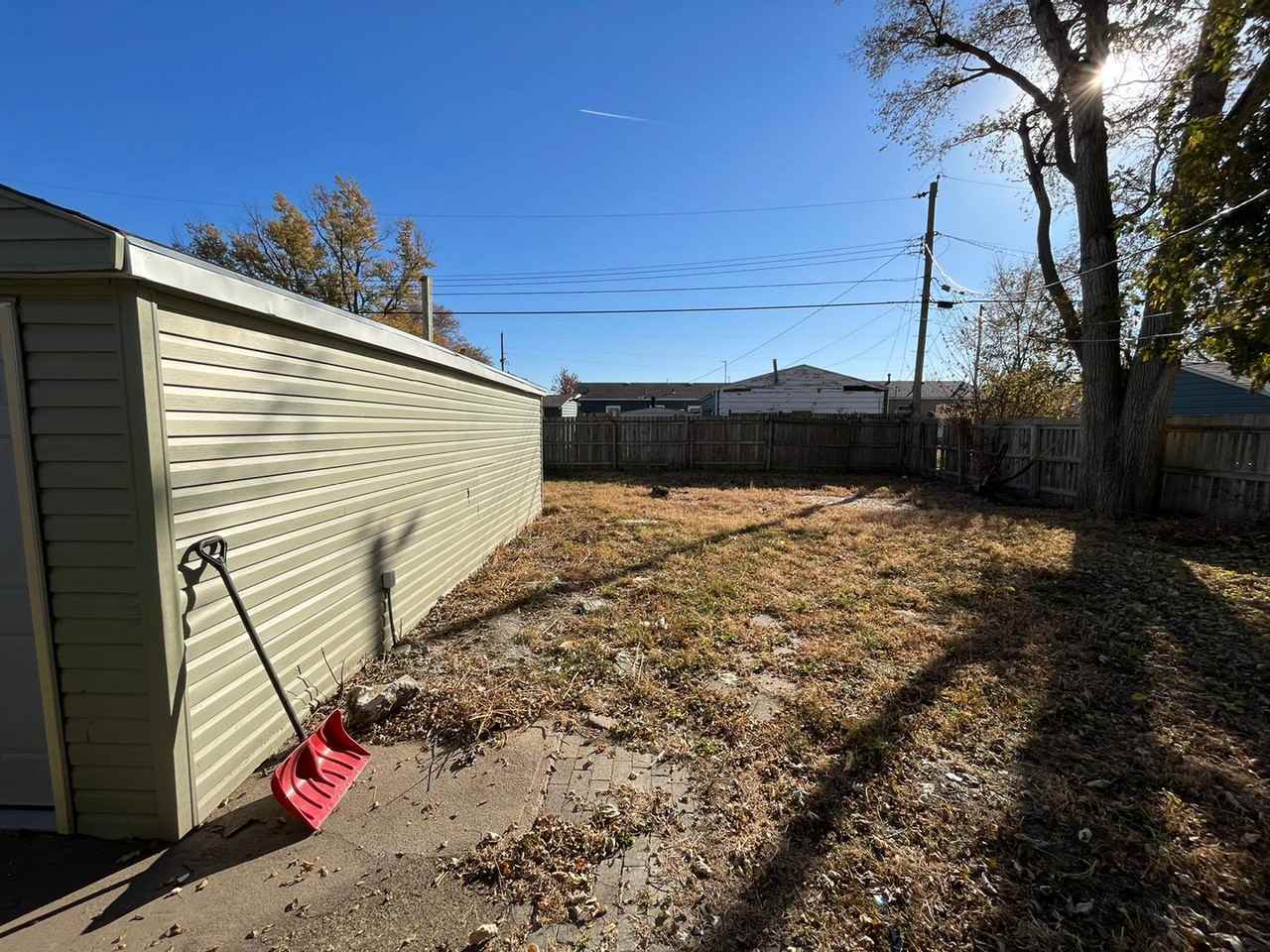 1107 Hiatt St #1 - Photo 4 of 11