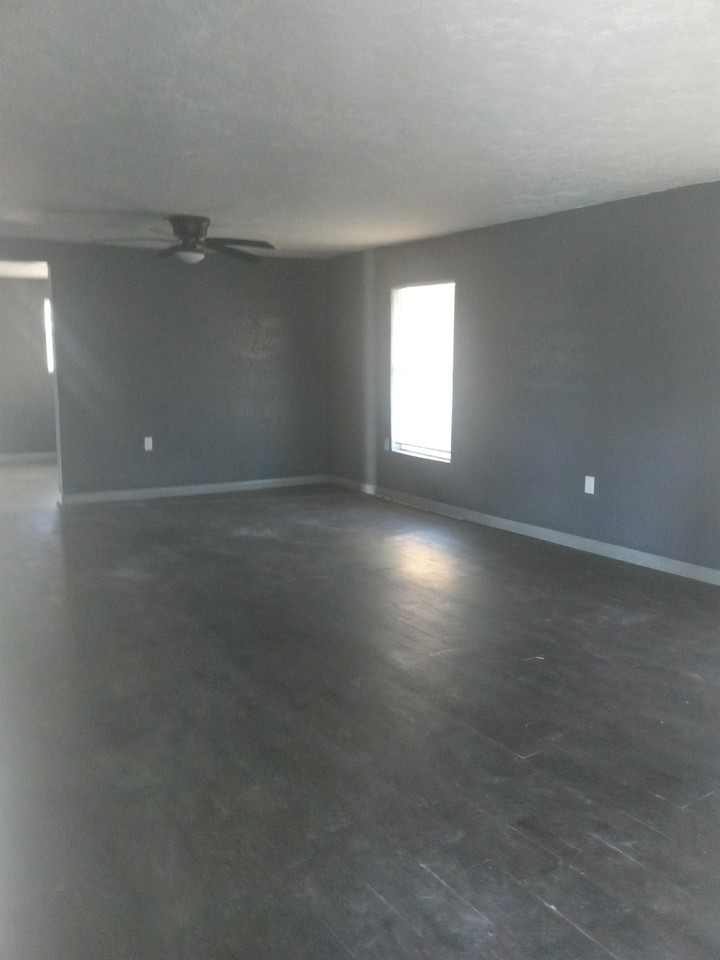7607 Verdinell St #1 - Photo 3 of 9