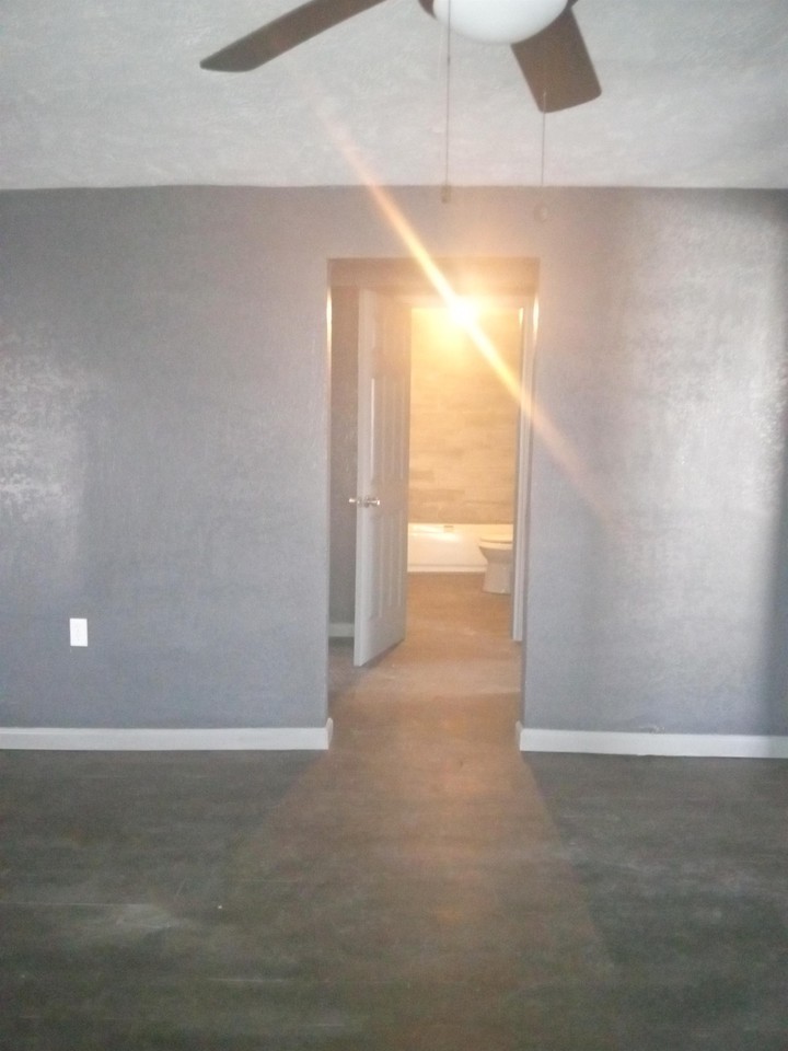 7607 Verdinell St #1 - Photo 5 of 9