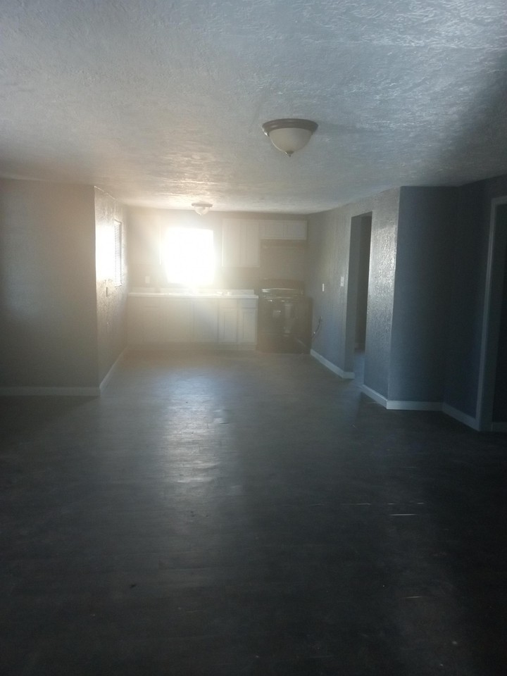 7607 Verdinell St #1 - Photo 6 of 9