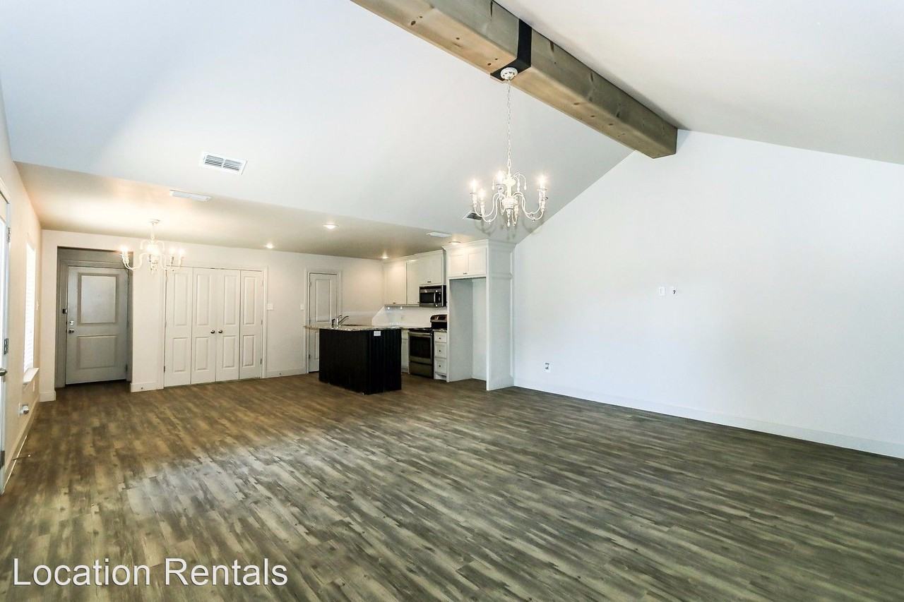 3816 133rd Street - Photo 2 of 15