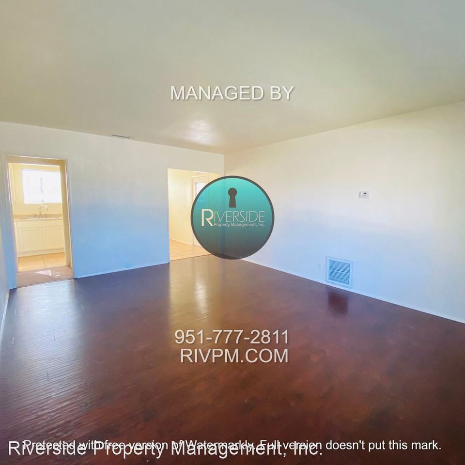 11939 Mount Vernon Ave - Photo 3 of 20