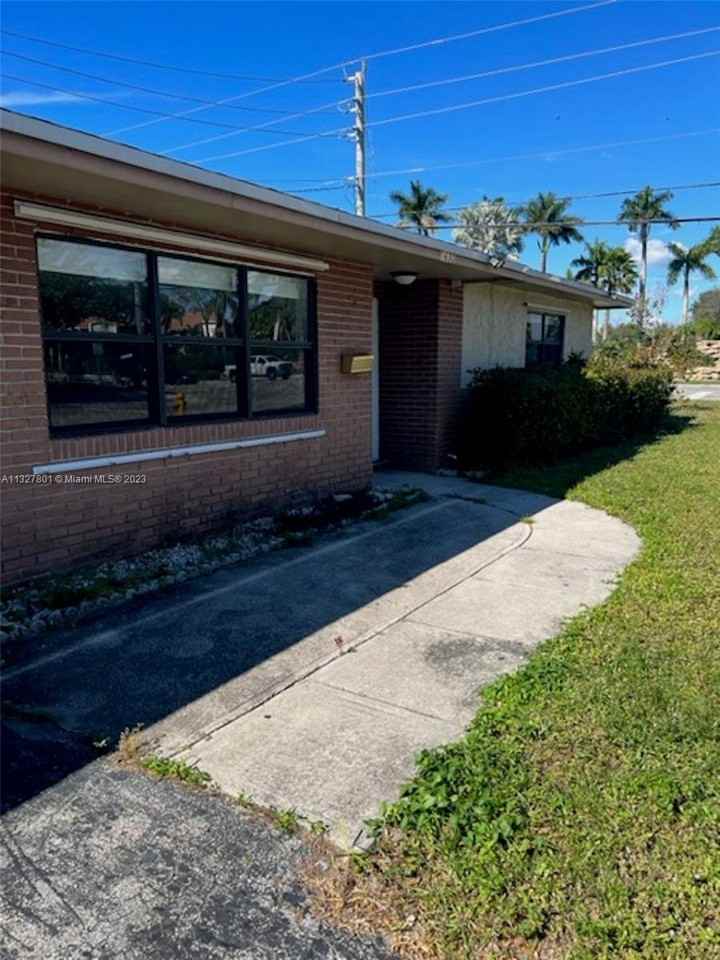 1630 Nw 76th Ave #1630 - Photo 2 of 8