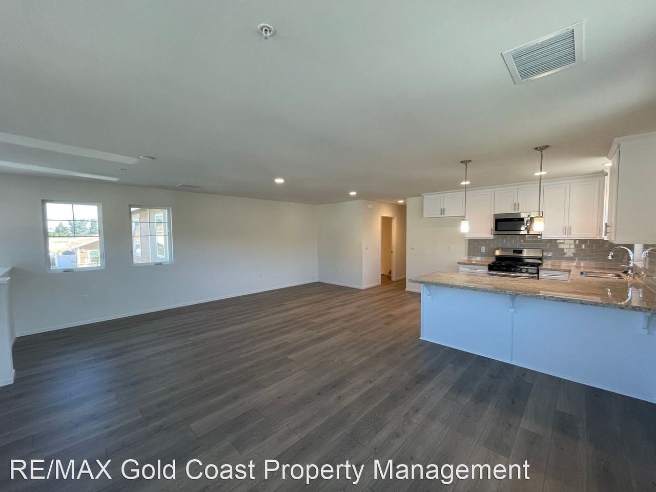 3997 Savannah Ln - Photo 3 of 27