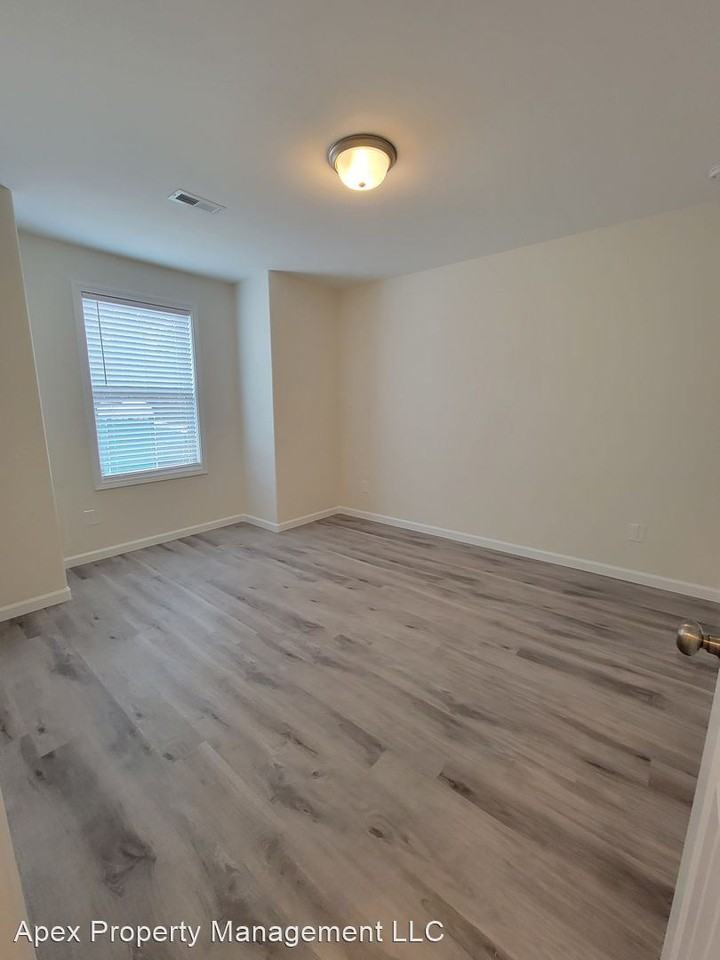 5932 Knox Hill Way - Photo 3 of 21