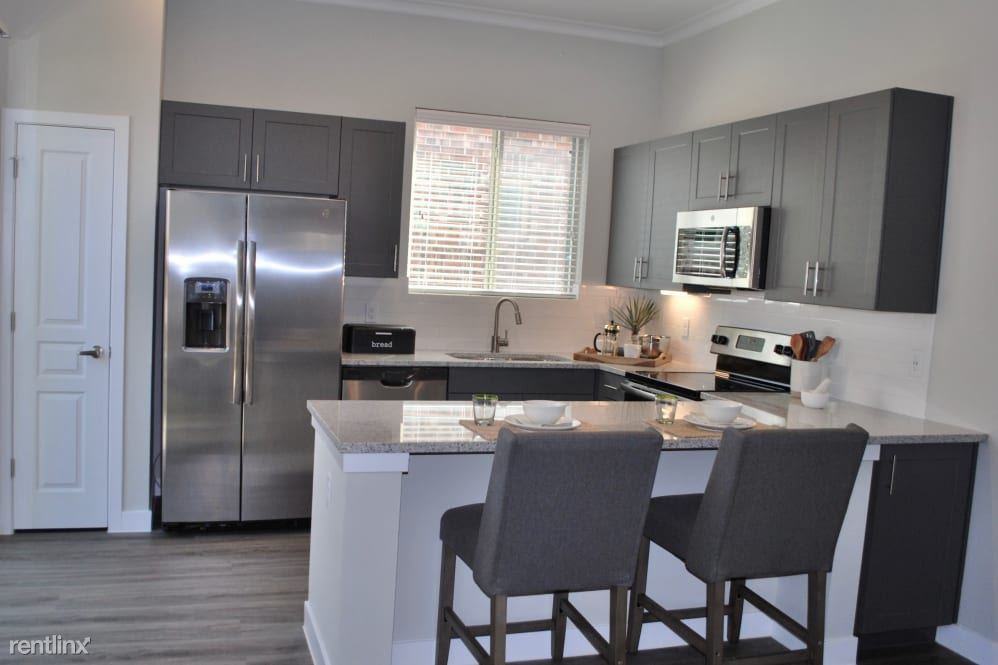 1121 Debbie Ln - Photo 2 of 14