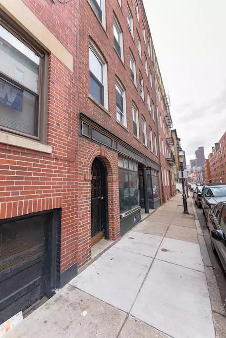 161 Endicott St #2R - Photo 6 of 9