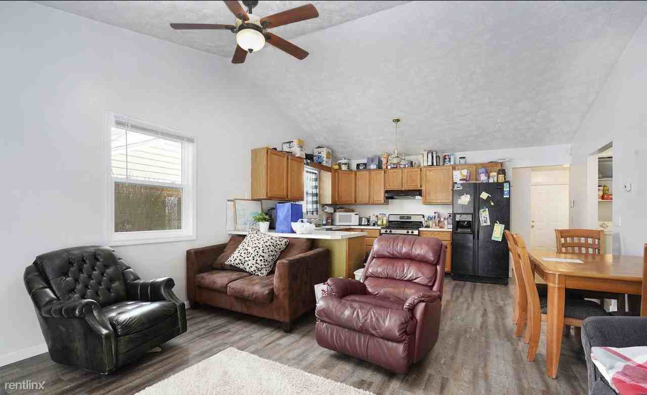 2637 Ridgemoor Dr Se - Photo 3 of 13