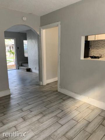 2722 Poinsettia Ave - Photo 3 of 9