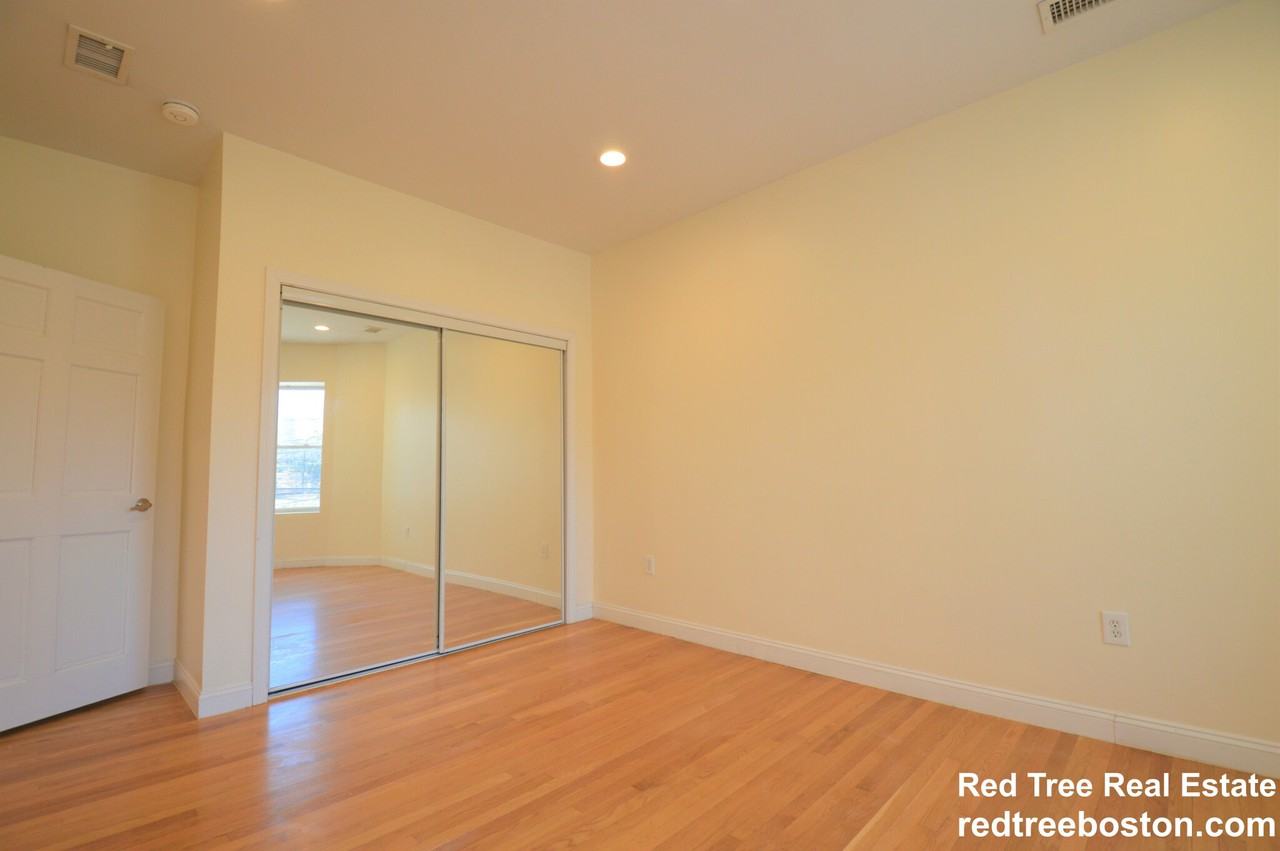 1801 Beacon St #6 - Photo 4 of 16