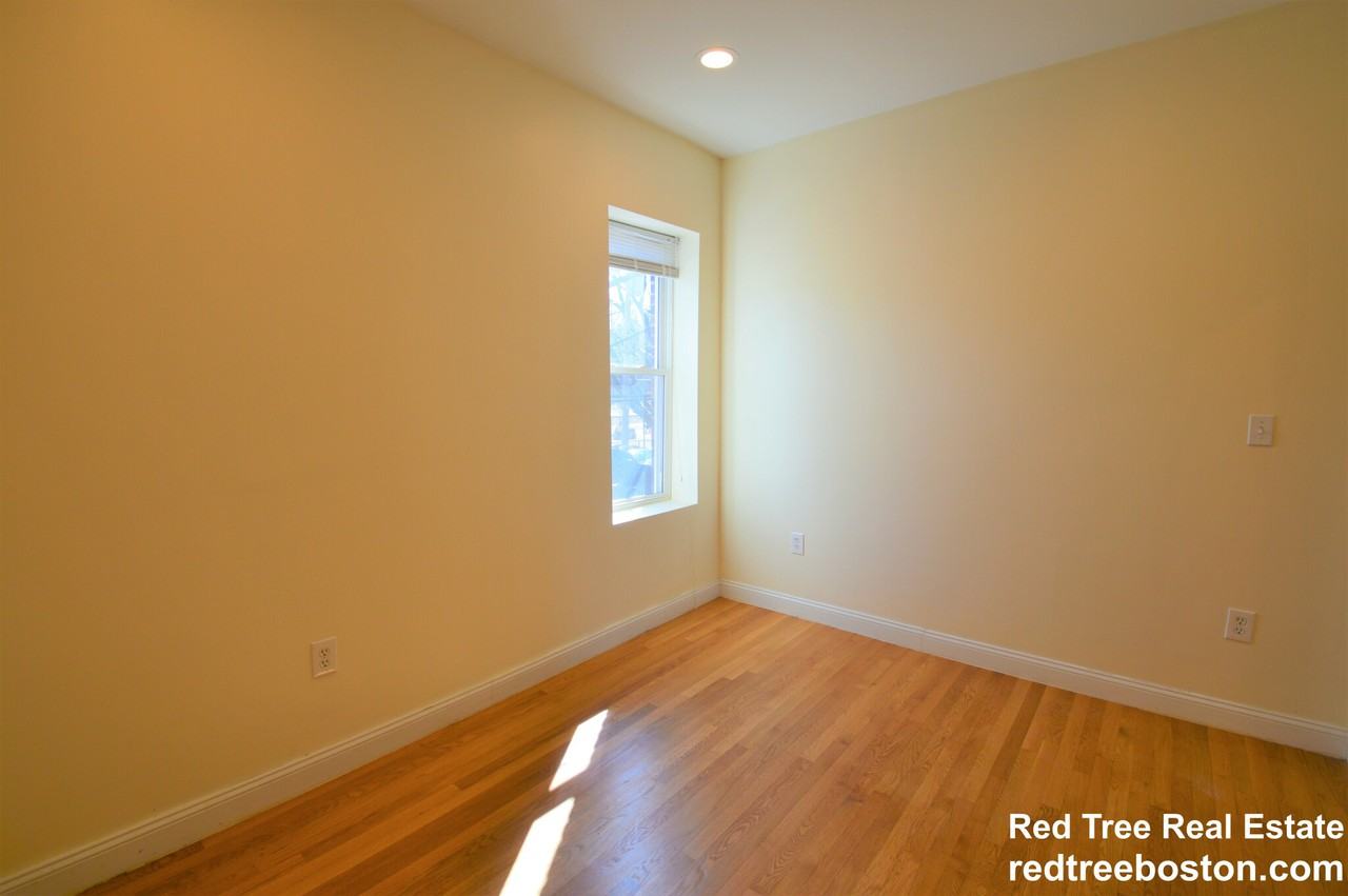 1801 Beacon St #6 - Photo 7 of 16