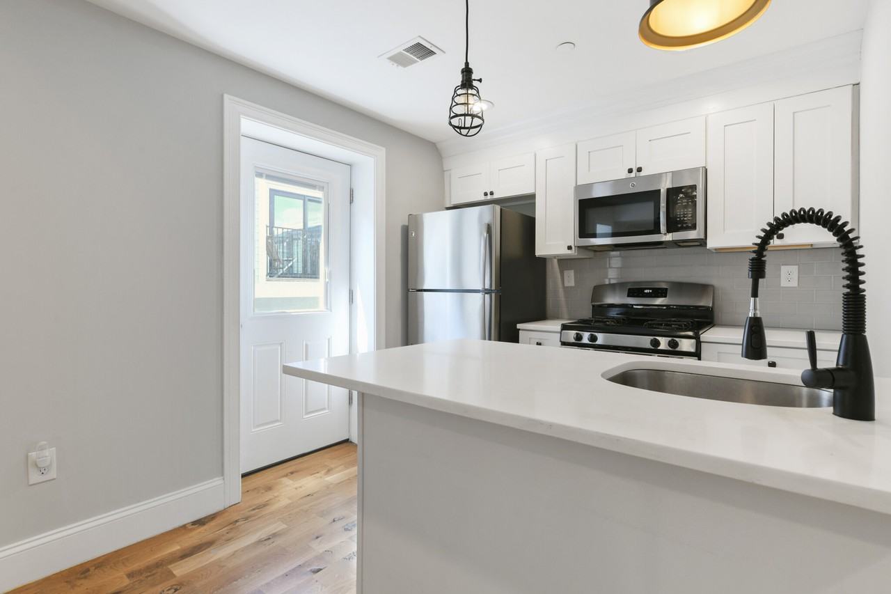 143 Everett St #3 - Photo 3 of 17