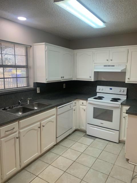 None 208 - Photo 2 of 7