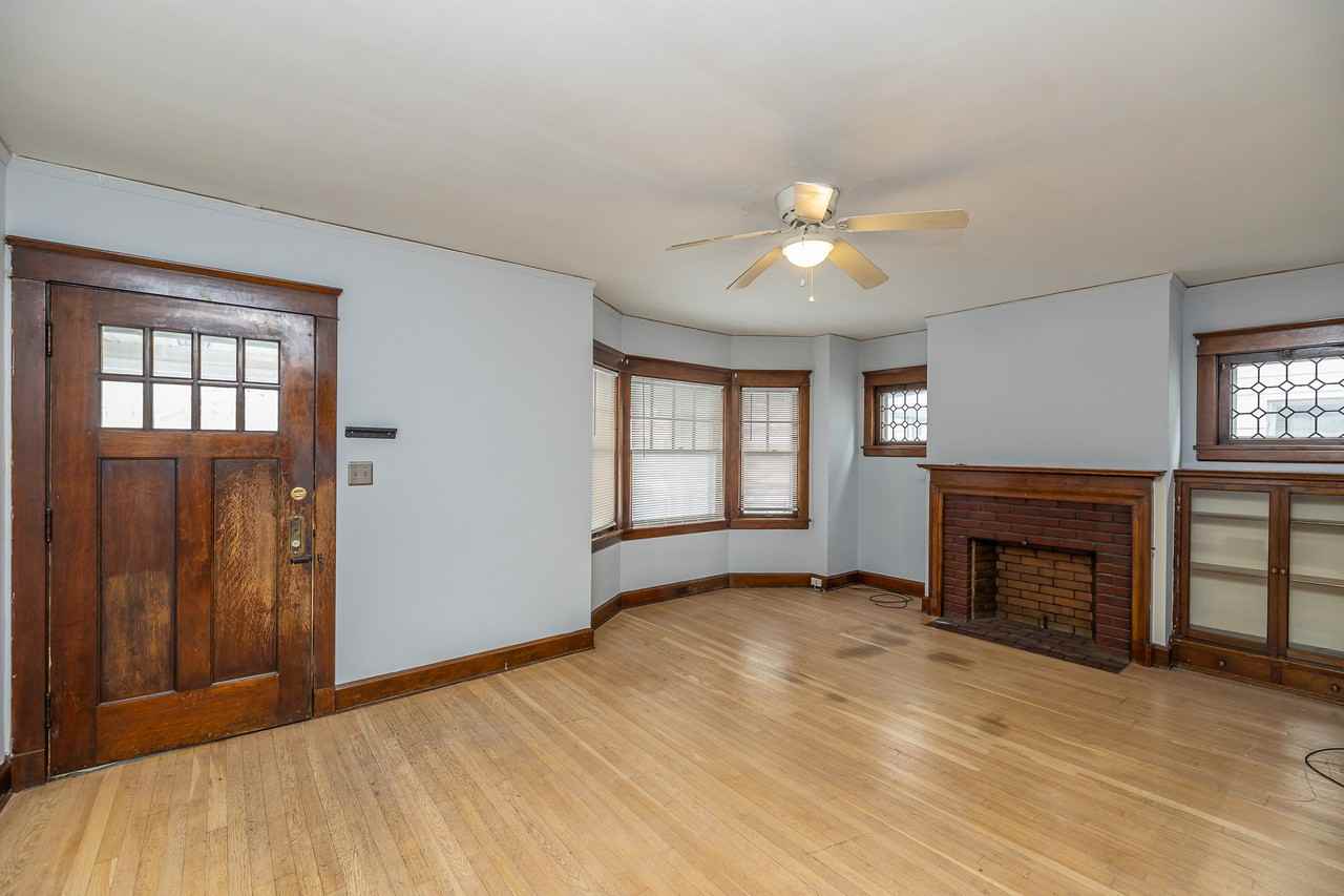 None 2114 - Photo 2 of 17