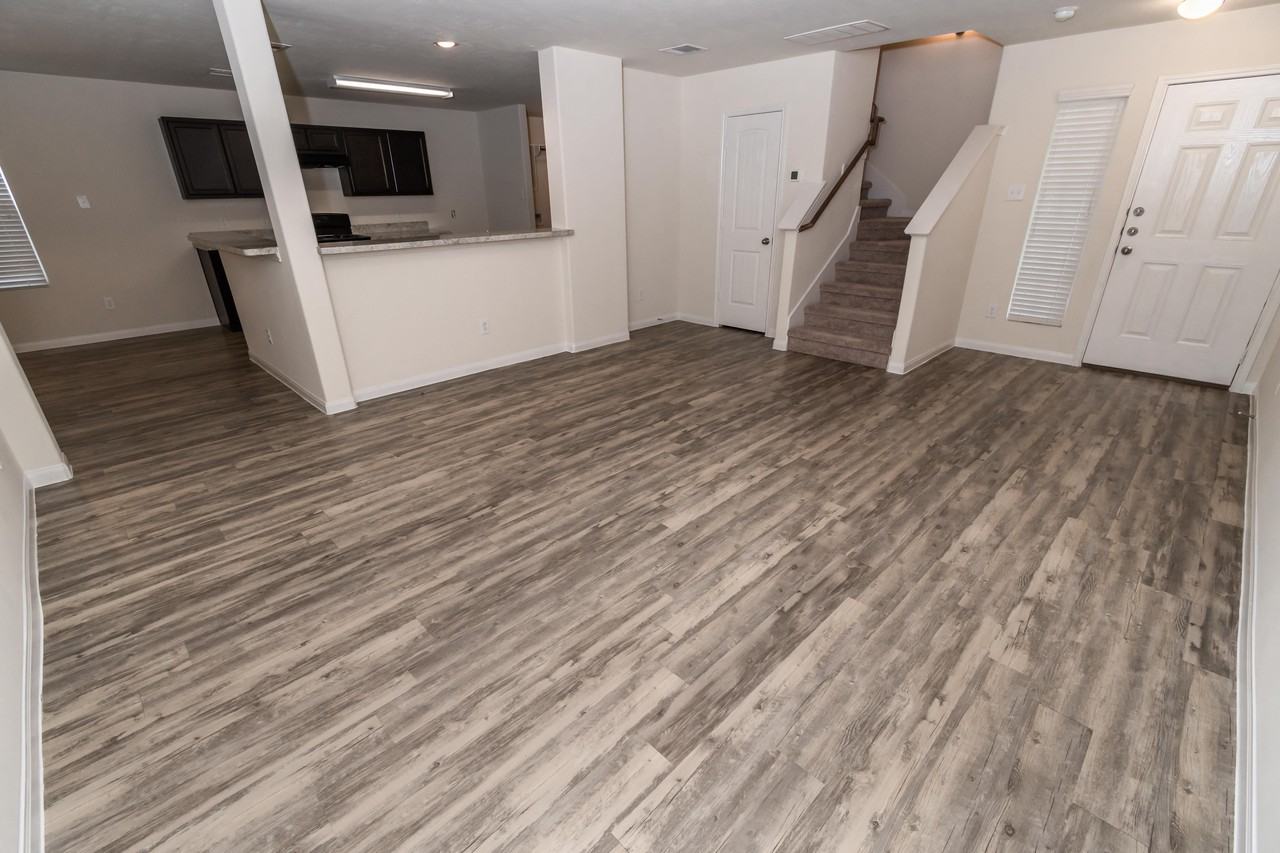 6218 Nunn St - Photo 2 of 9
