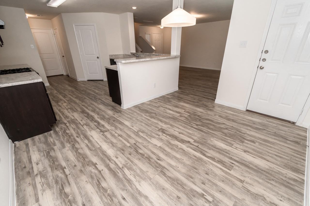 6218 Nunn St - Photo 3 of 9