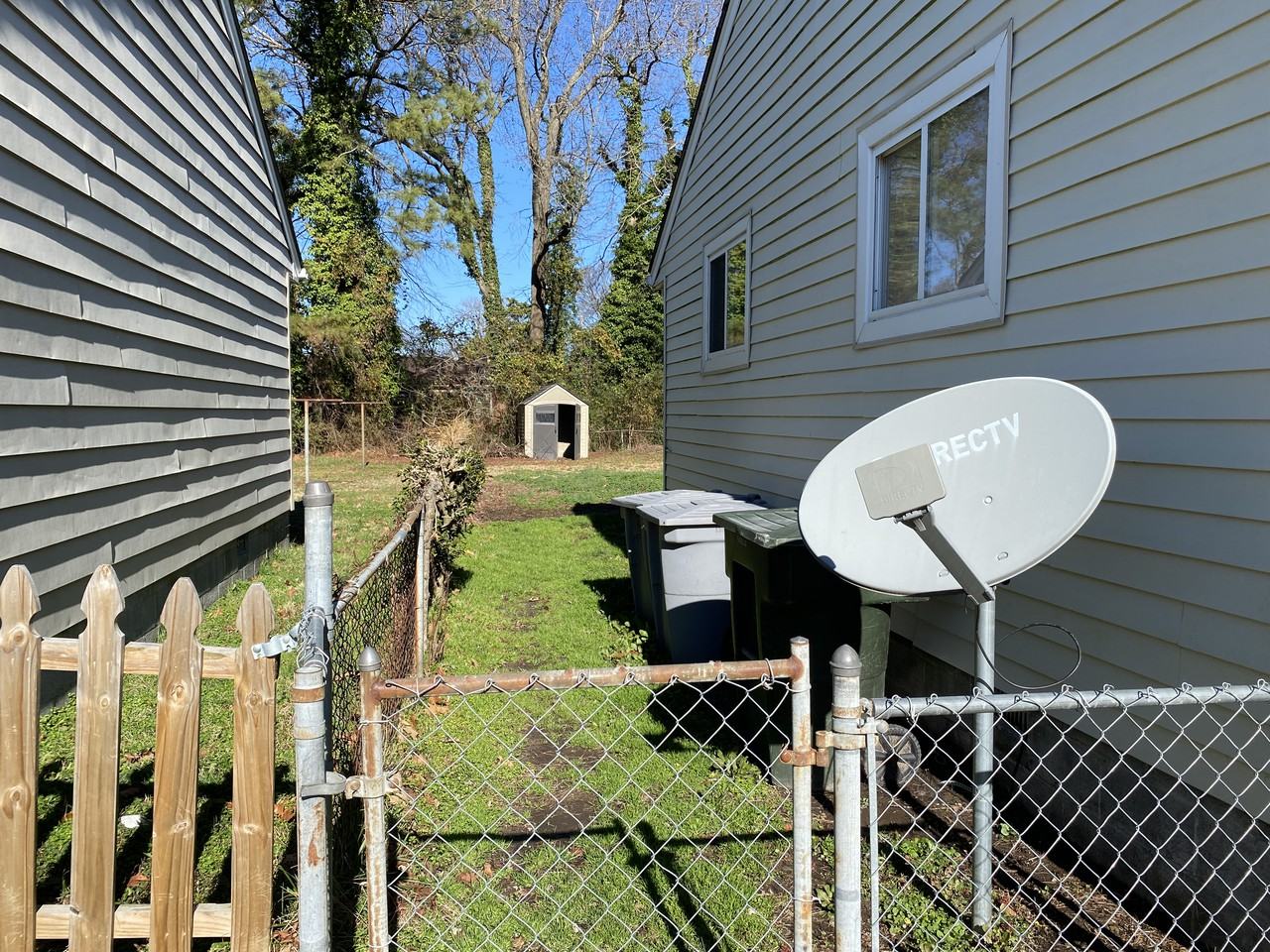 2053 Richard Ave - Photo 3 of 25