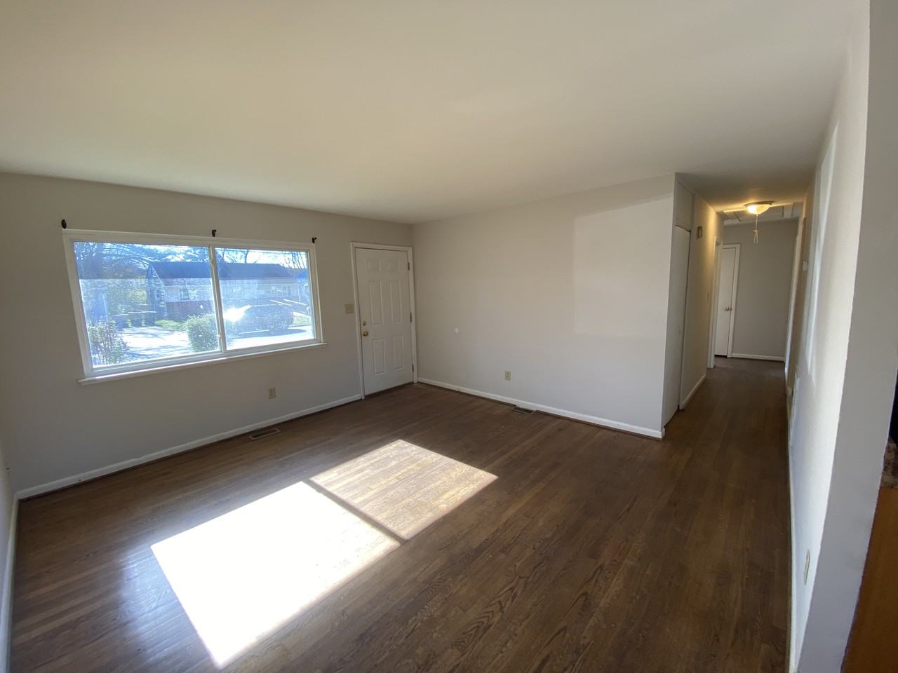 2053 Richard Ave - Photo 5 of 25