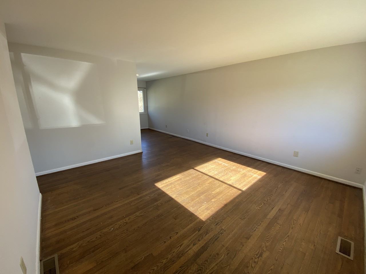 2053 Richard Ave - Photo 7 of 25