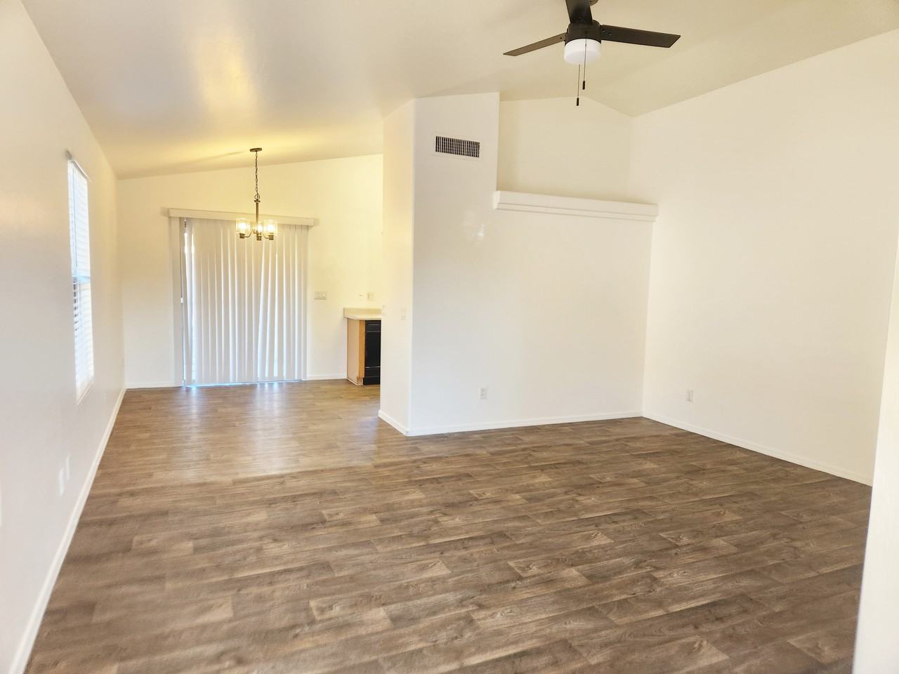 12574 W Lisbon Ln - Photo 2 of 20
