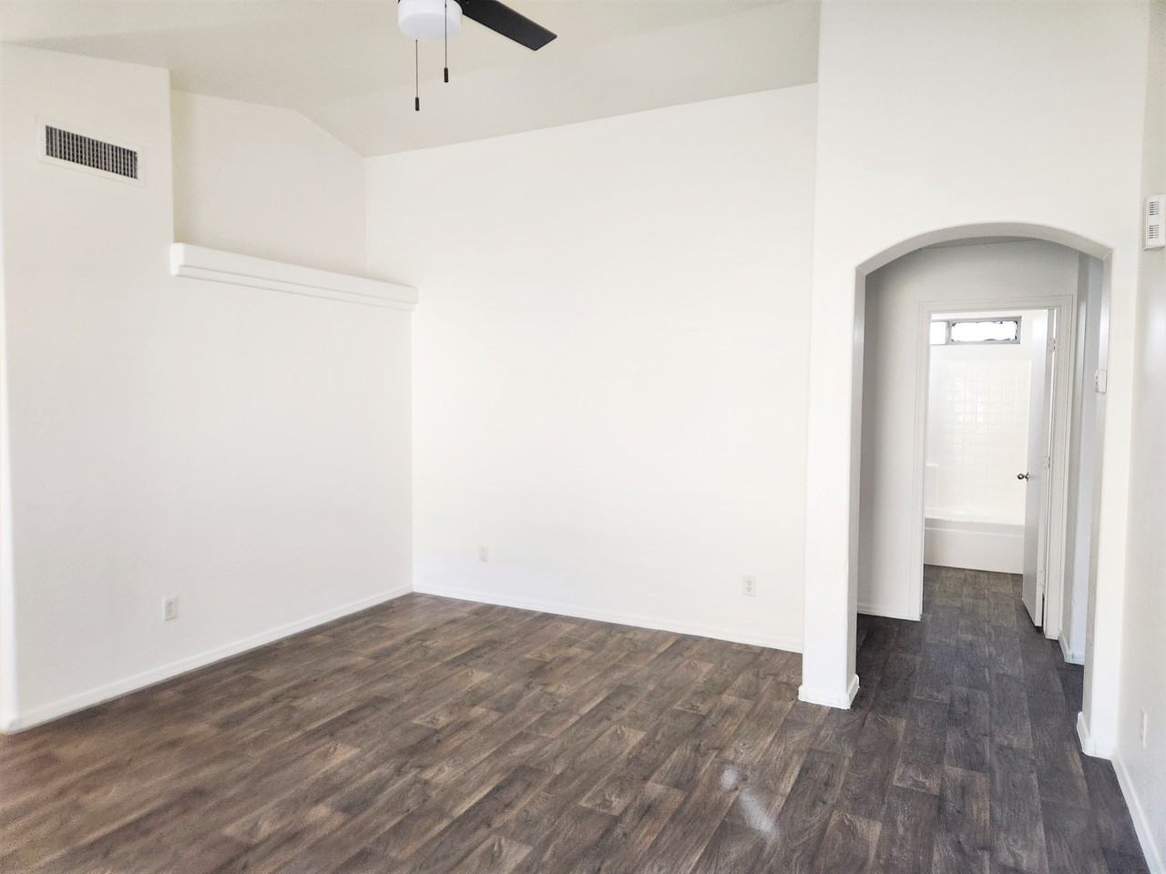 12574 W Lisbon Ln - Photo 3 of 20