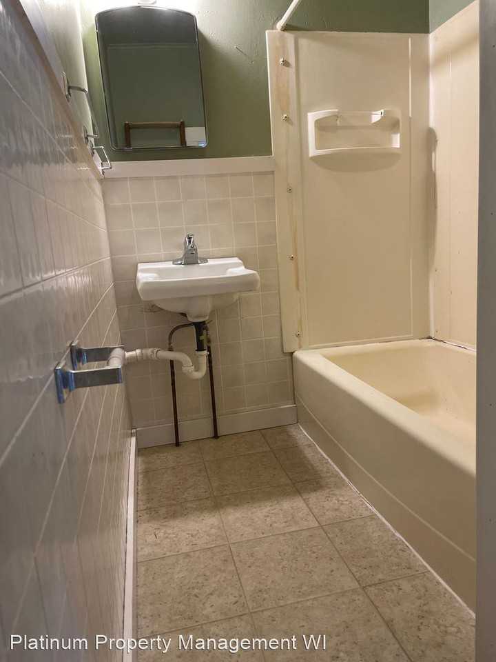 618-1/2 5th Ave - Photo 3 of 14