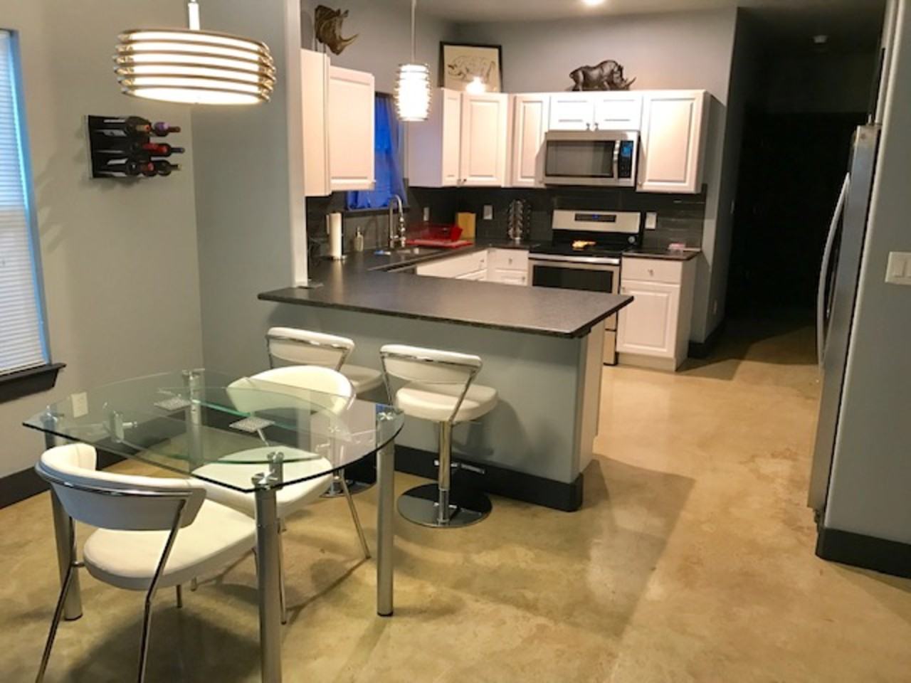 1819 N Hackberry St #101 - Photo 2 of 5