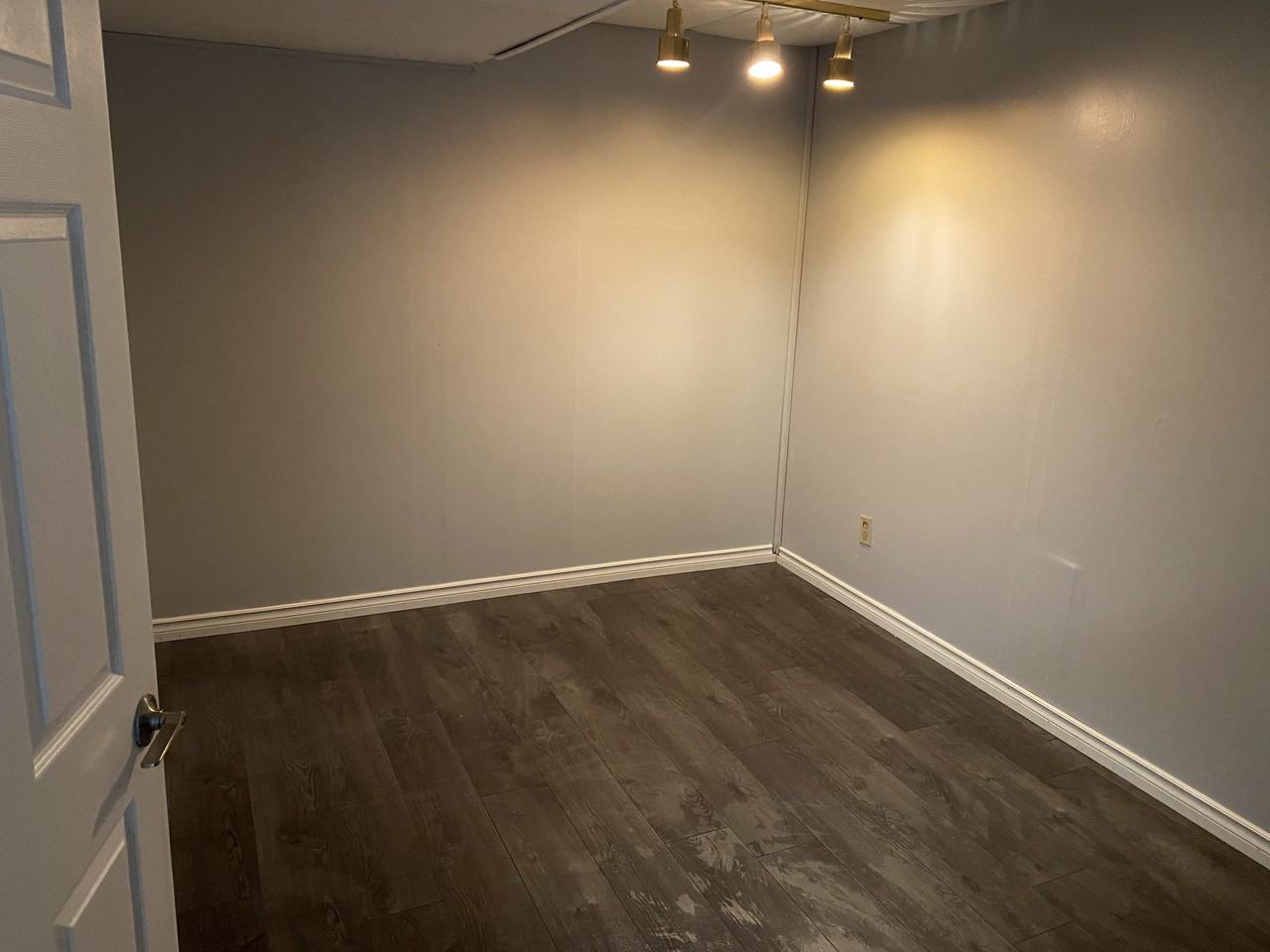 30 Thatcher Crt - Photo 3 of 10