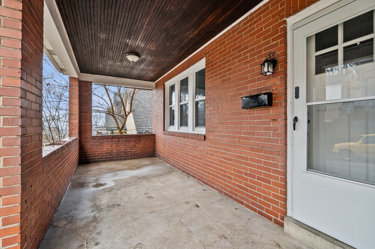 139 Sumner Ave #1 - Photo 3 of 29