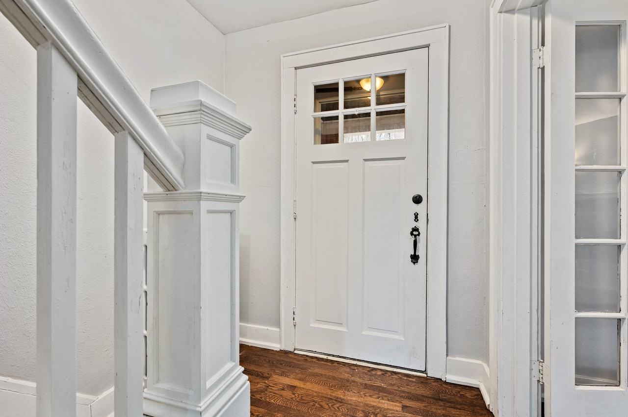 139 Sumner Ave #1 - Photo 5 of 29