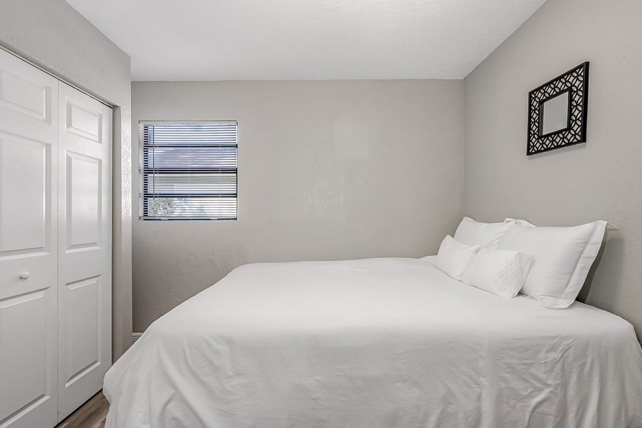 N 15th St - Photo 6 of 11