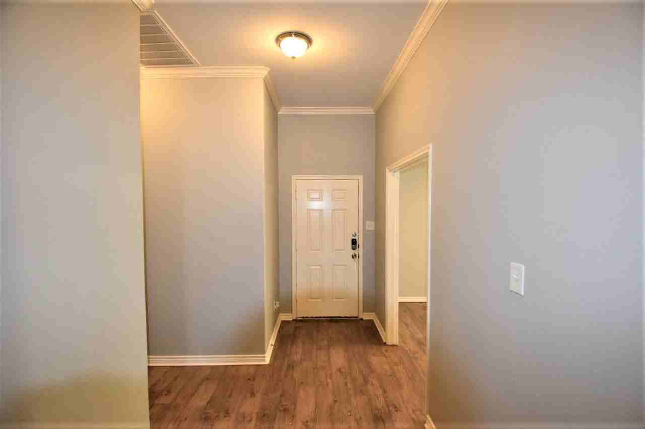 1208 Port Royal Ct - Photo 3 of 33